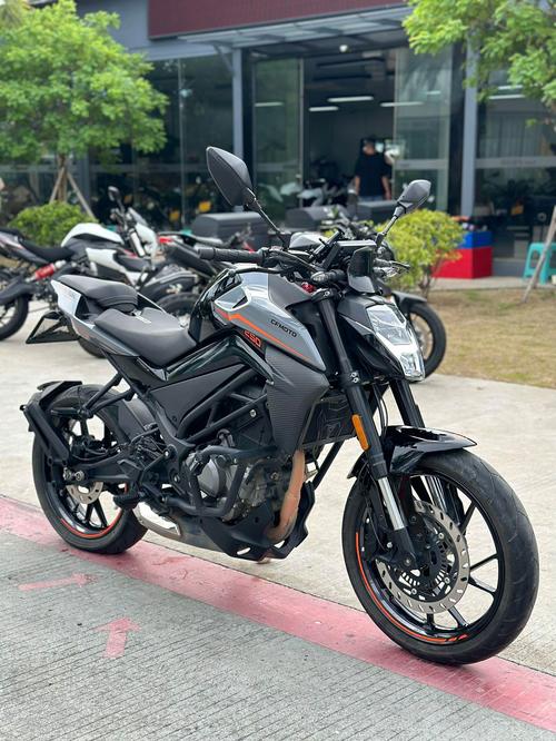 春风250nk适合多高的人骑／春风250nk多高可以骑