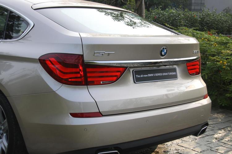 包含bmw550i的词条