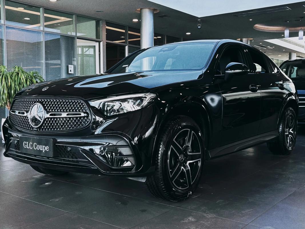 奔驰轿跑报价及图片(奔驰轿跑suv报价)