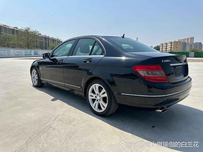 11年奔驰c200二手车价格(11年的奔驰c200能卖多少钱)