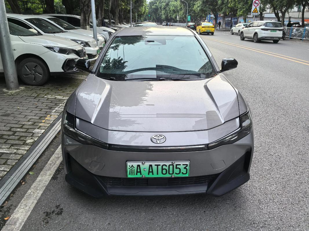 丰田纯电动/丰田纯电动汽车bz3