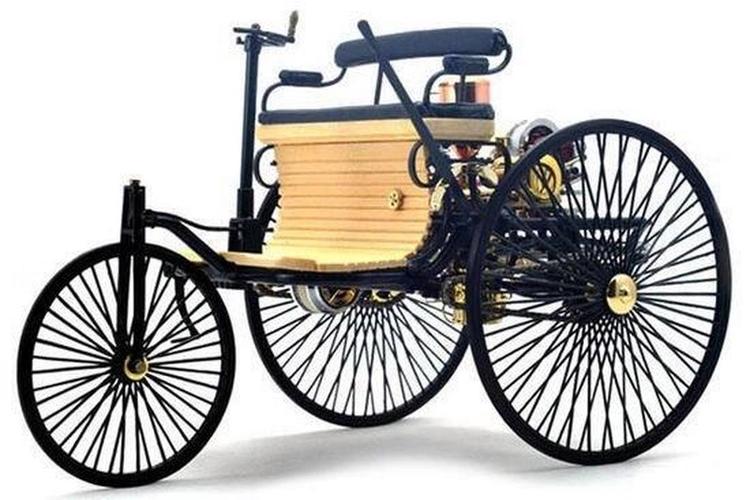 世界上第一辆汽车的名字,世界上第一辆汽车是什么品牌的汽车