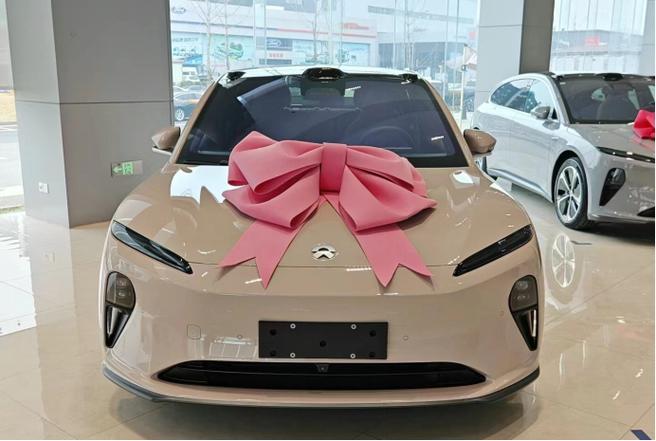 et5蔚来图片,et5蔚来图片粉色