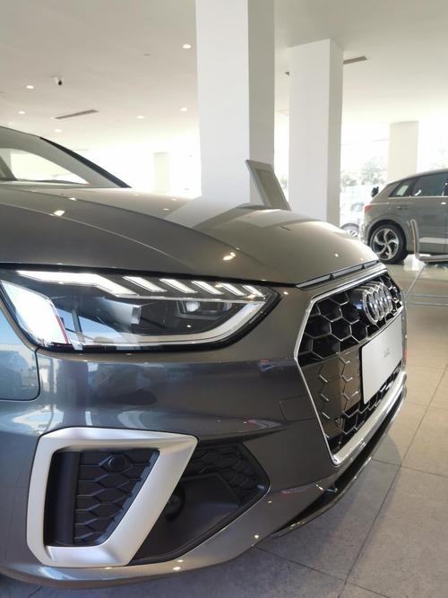 【奥迪a4乞丐版最低多少钱,奥迪a4乞丐版最低多少钱落地】